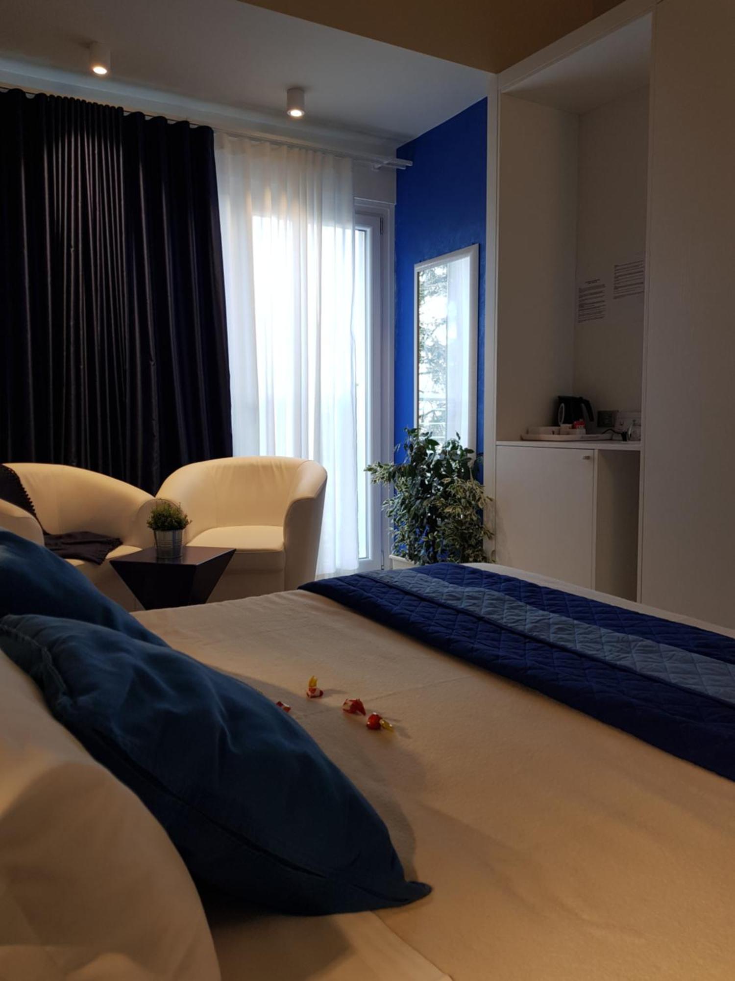B&B Gardacharme Дезенцано-дель-Гарда Номер фото