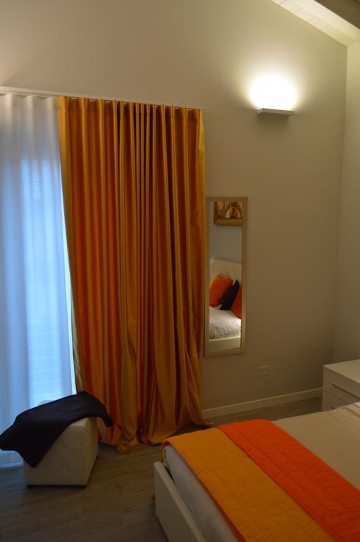 B&B Gardacharme Дезенцано-дель-Гарда Екстер'єр фото