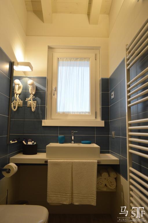 B&B Gardacharme Дезенцано-дель-Гарда Екстер'єр фото