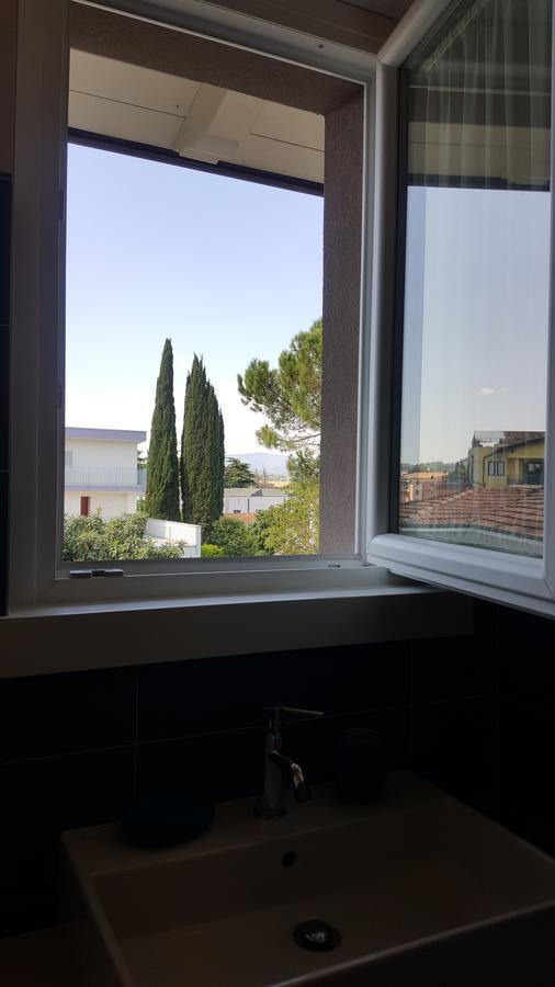 B&B Gardacharme Дезенцано-дель-Гарда Екстер'єр фото